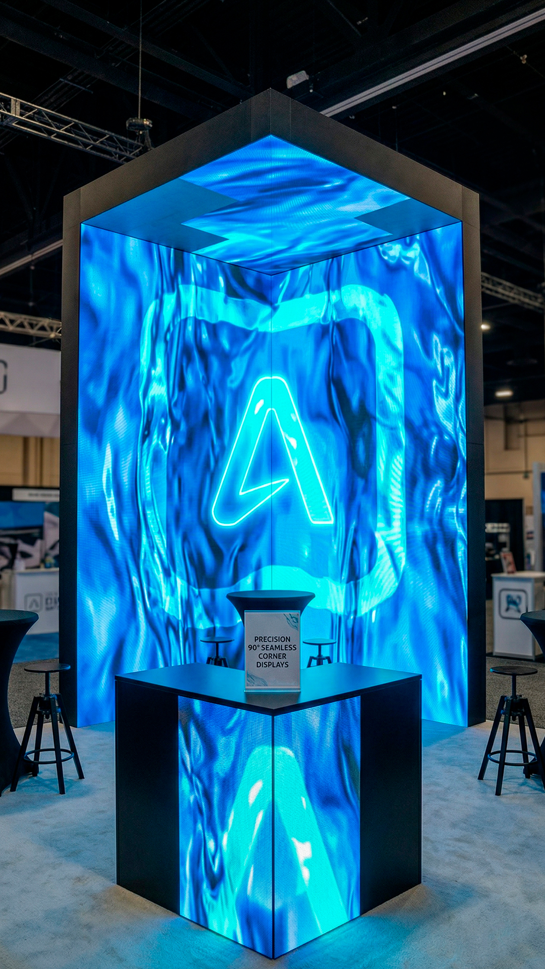 Montaje de pantalla led corner 90 grados integrada en stand ferial